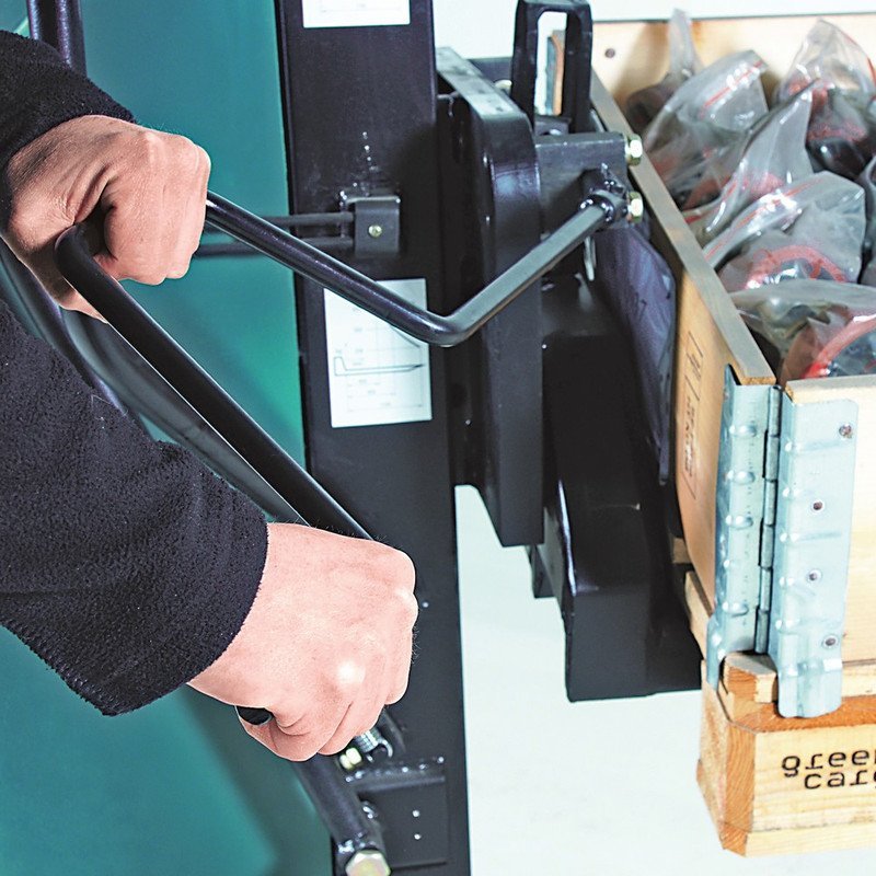 Manueller Palettenheber mit Schwenkfunktion – Tragkraft 800 kg – Hubhöhe 900 mm – Schwenkbereich ±40° – Bild 2